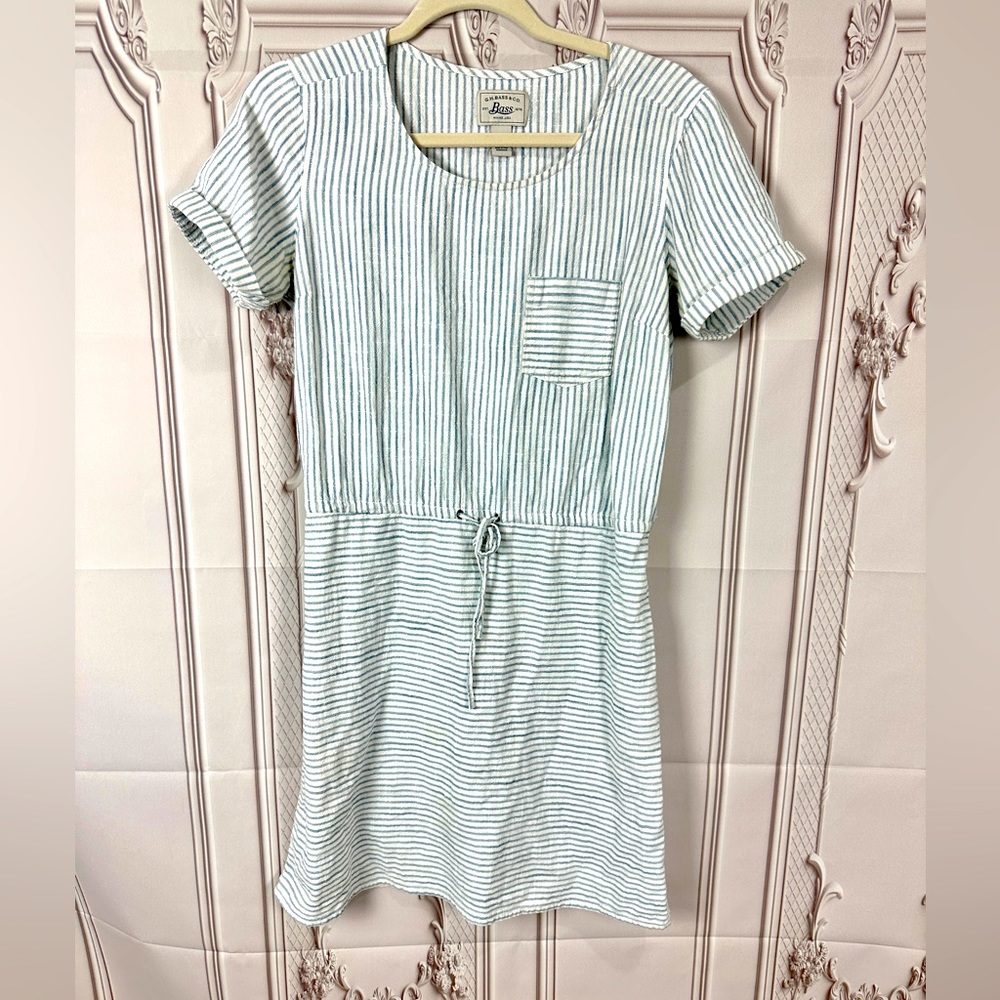 G.H. Bass & Co Seersucker Dress Stripes Blue & White Sz S Costal Lake Vibes